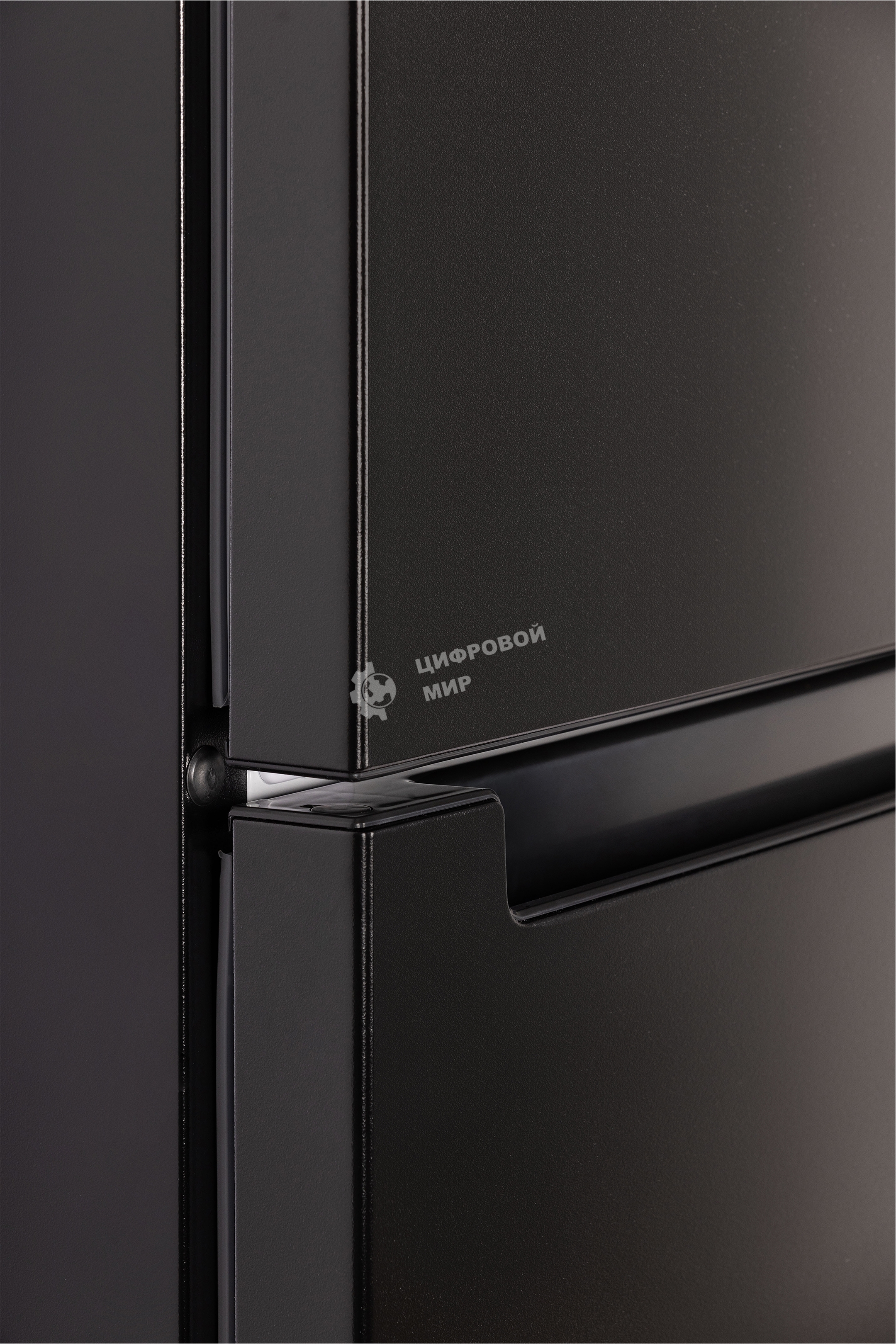 Холодильник Nordfrost NRB 132 B черный двухкамерный 205/100 л морозилка снизу, капельная система