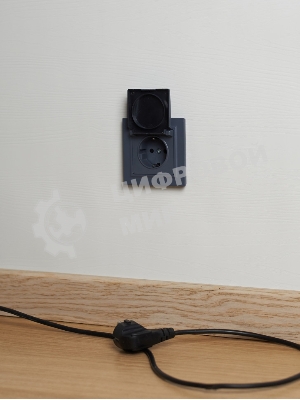 Розетка 1-местная IEK BRITE РСбш10-3-БрМ с заземлением, с защитными шторками и крышкой, 16А, IP20, маренго