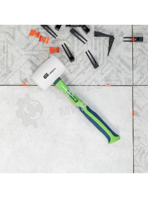 Киянка резиновая Сибртех 680 г, белая резина, фибергласовая рукоятка