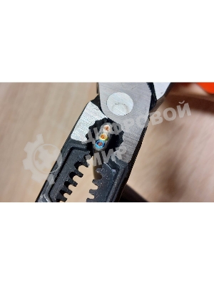 Длинногубцы многофункциональные диэлектрические для работы под напряжением до 1000 В длинногубцы многофунциональные диэлектрические СТАНДАРТ 200 мм