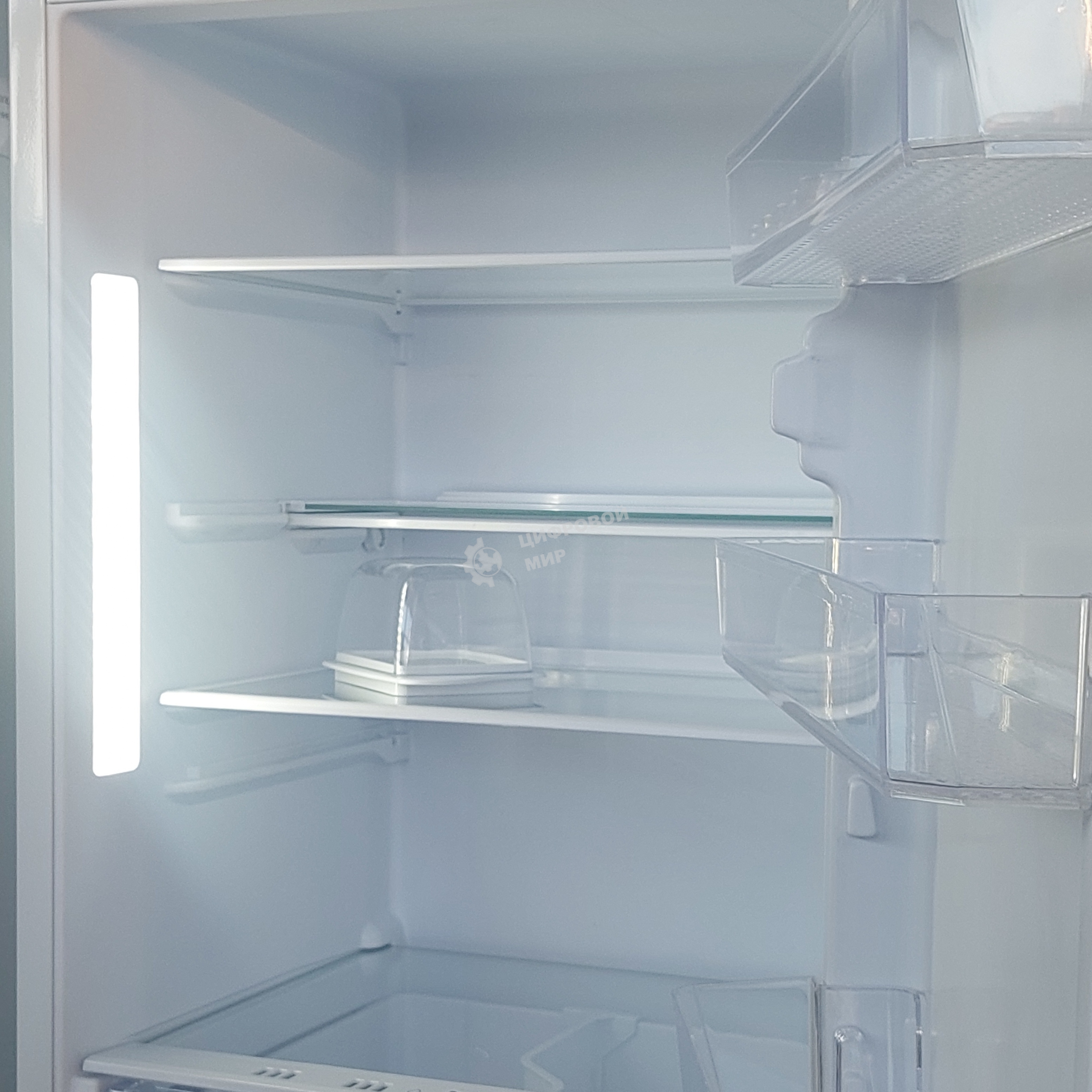 Холодильник Бирюса Б-6139 белый двухкамерный 240/80л морозилка сверху, автоматическое оттаивание