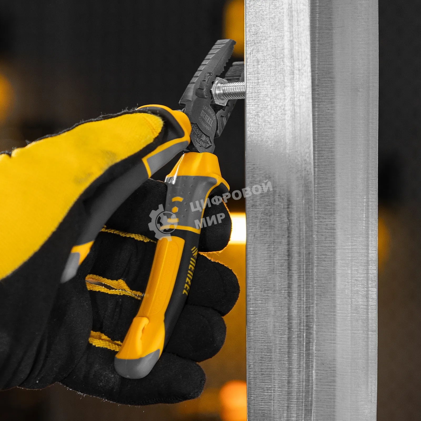 Плоскогубцы комбинированные Denzel 165 мм, трехкомпонентные рукоятки