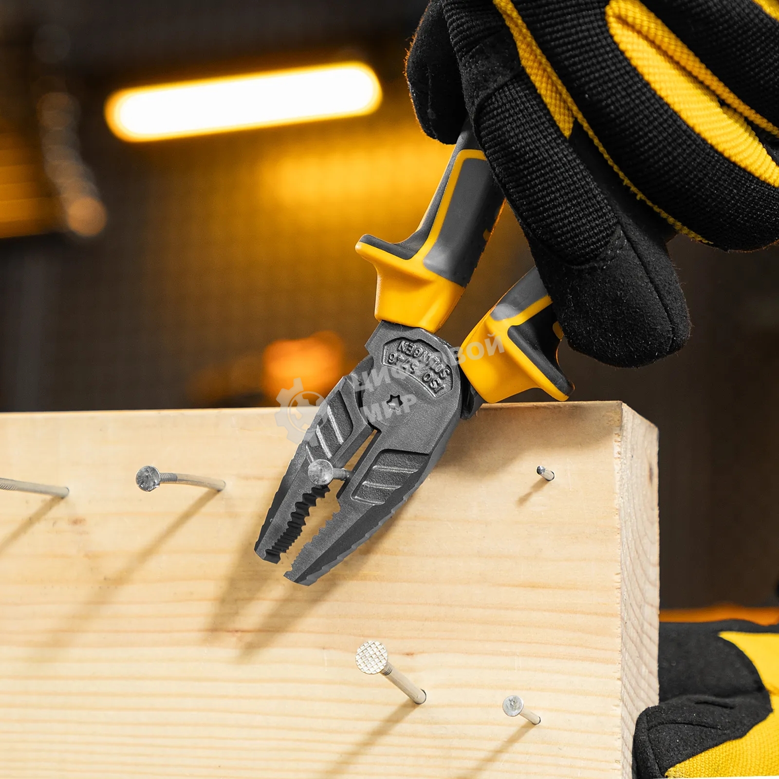 Плоскогубцы комбинированные Denzel 165 мм, трехкомпонентные рукоятки