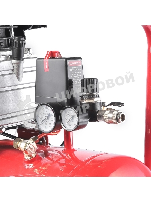 Компрессор поршневой масляный Победа KM 50-250, 250 л/мин, 8 бар, 1800 Вт, 50 л, быстросъемный 1/4