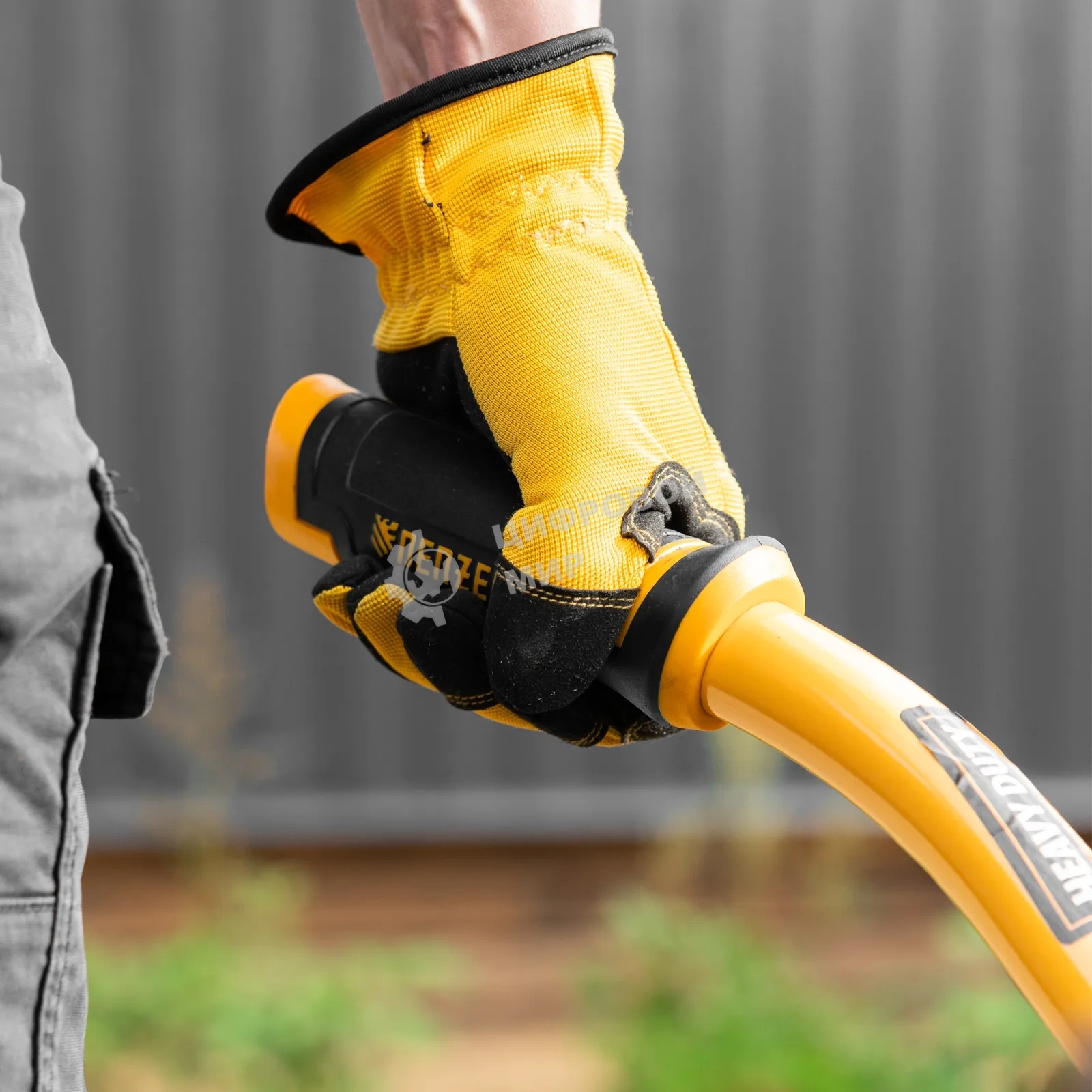 Тачка строительная Denzel усиленная, объем 130 л, 230 кг, колесо 15х6.00-6