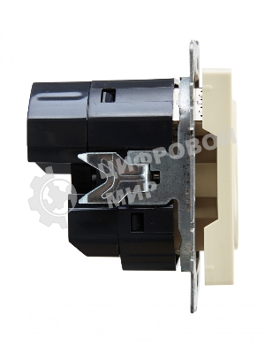 Розетка 1-местная IEK BRITE РЮш10-2-БрКр (BR-R14-16-U21-D31-K10) с заземлением, с защитными шторками, 16А, с USB A+A 5В 3,1А, бежевый