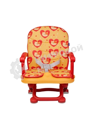 Стульчик для кормления BQ BCH012 Cat in a heart. Стульчик-бустер BQ BCH012. Гипоалергенные безопасные материалы/Съемный чехол из экокожи. Удобный, устойчив к загрязнению и легко моется/Съемная столешница/Безопасность малыша: устойчивая конструкция, нескользящие ножки, надежная фиксация на стуле, разделитель для ног для дополнительной фиксации/4 уровня высоты/Благодаря своей компактности, легкой сборке и наплечной лямке его можно брать с собой на природу, в гости или путешествие