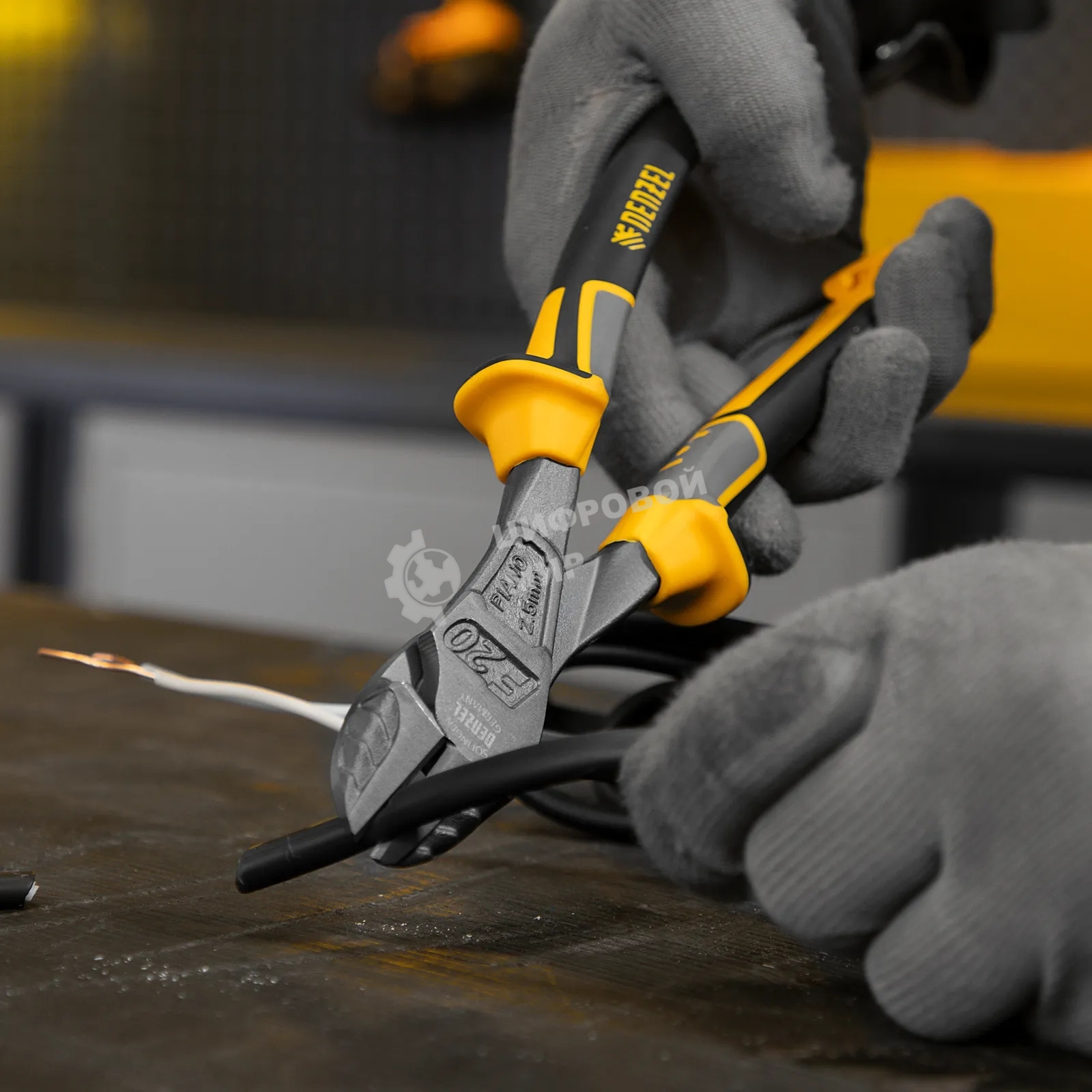 Бокорезы Denzel 200 мм, усиленные, трехкомпонентные рукоятки