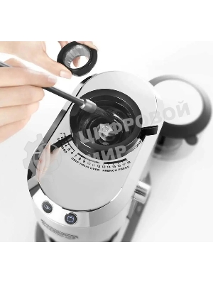 Кофемолка DeLonghi KG520.M