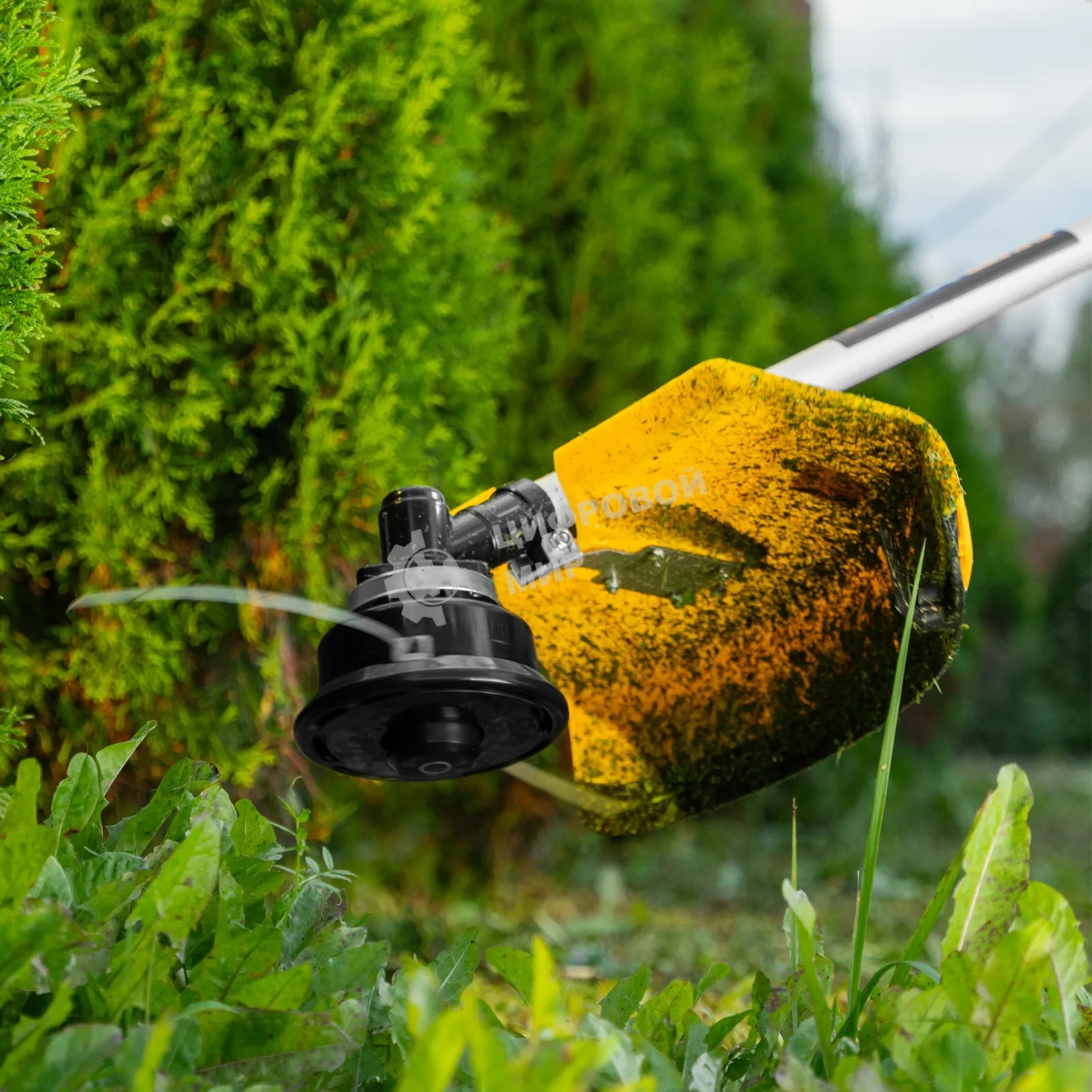 Триммер бензиновый Denzel DR-52S, 52 см3, разъемная штанга, состоит из 2 частей