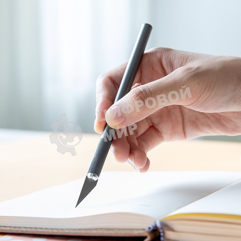 Резак-скальпель Deli 2102 10 сменных лезвия сталь пластиковая коробка