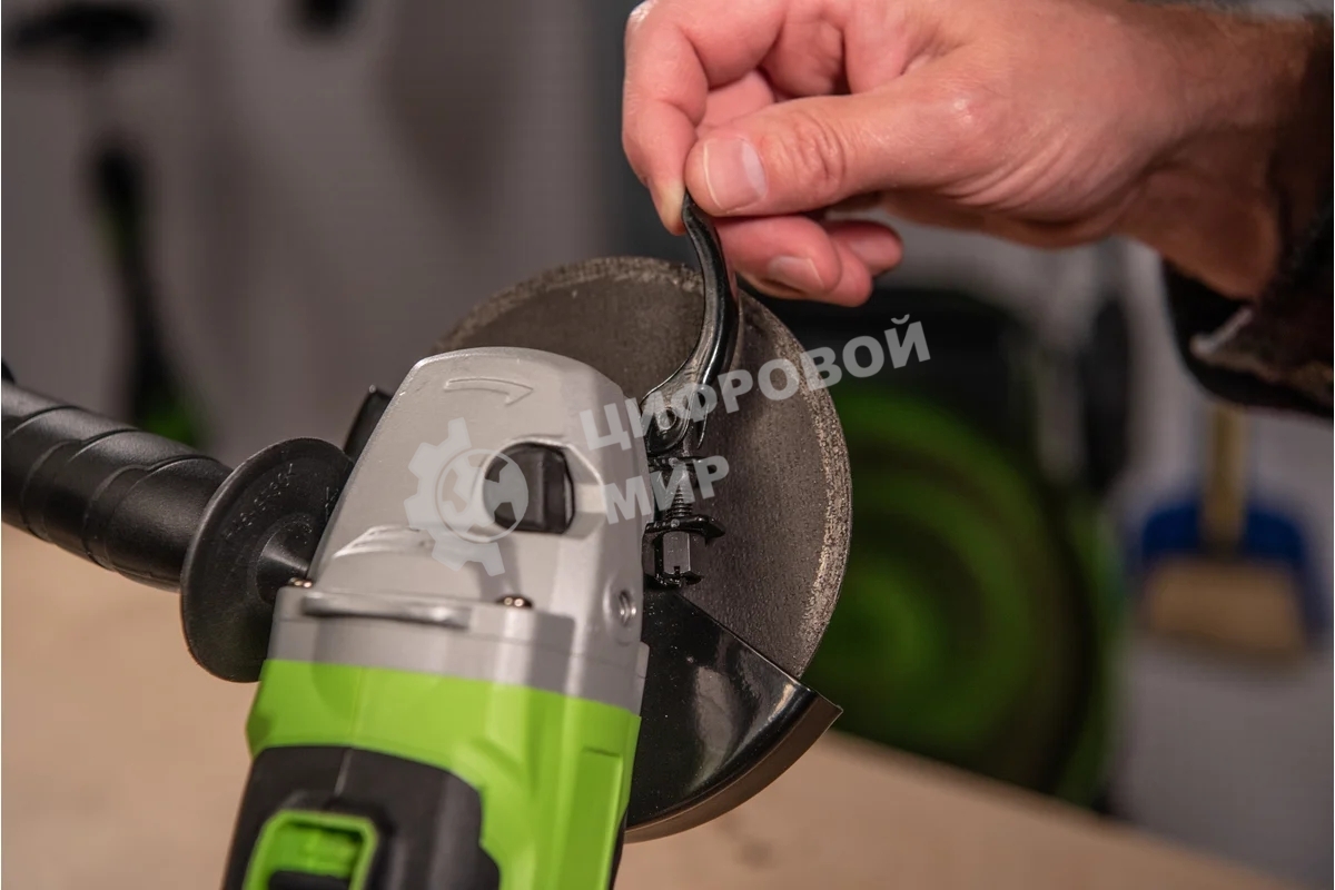 Угловая шлифовальная машина Greenworks 24В, аккумуляторная Greenworks (В комплекте с АКБ 2А·ч. и ЗУ) 3200207UA