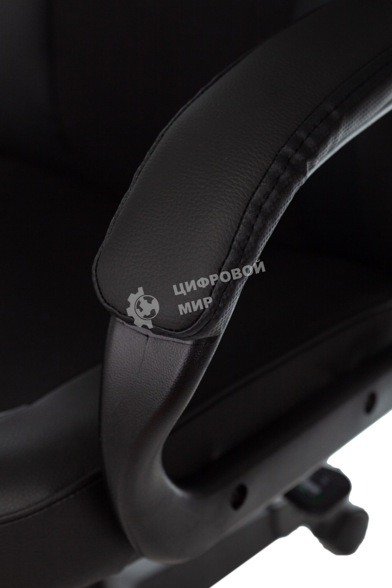 Кресло игровое Zombie GAME 17 черный, текстиль/эко.кожа, крестовина пластик