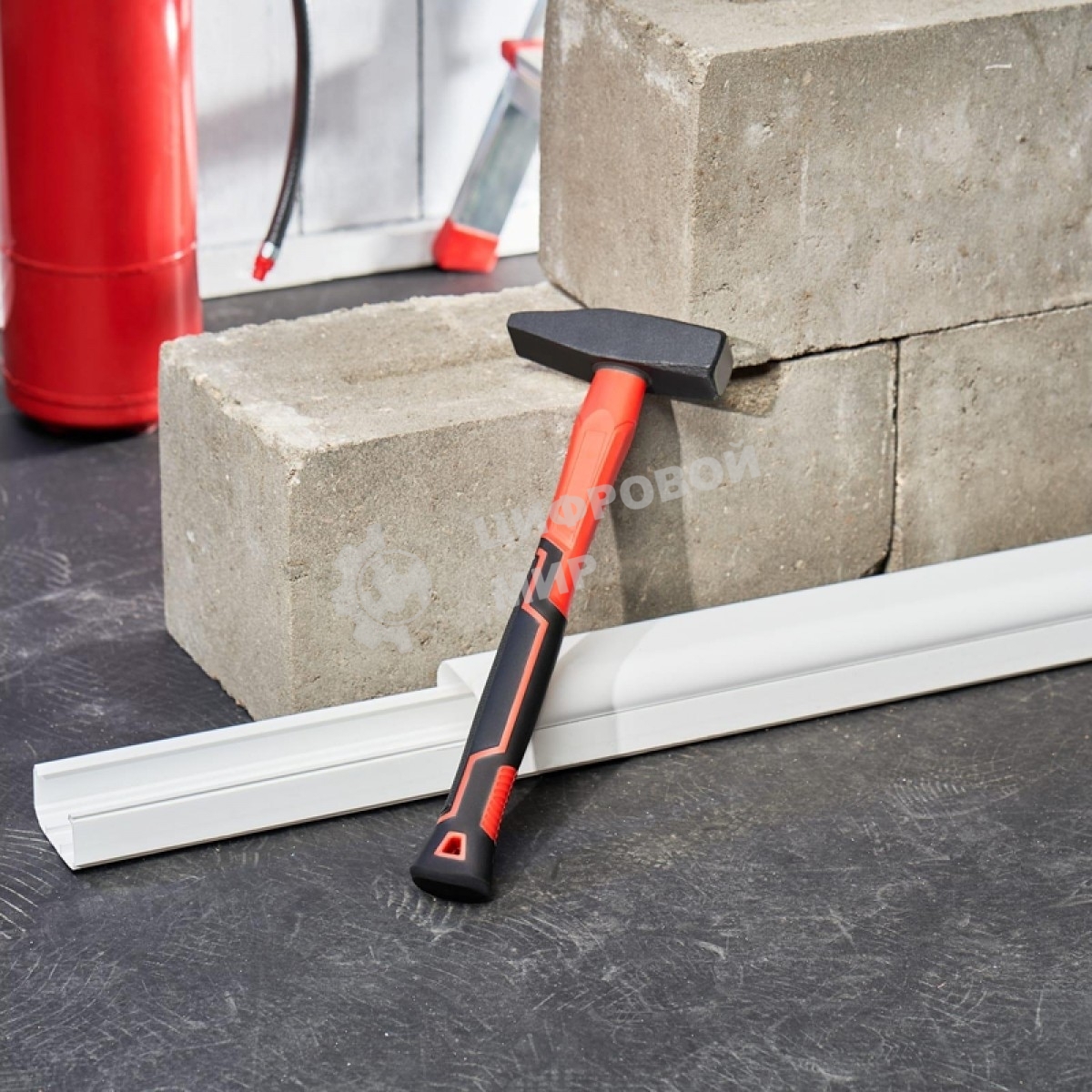 Молоток слесарный Rexant 12-8118 с фибергласовой рукояткой, 800 г