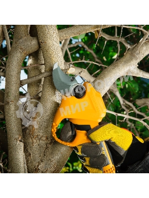 Секатор аккумуляторный Denzel CP-30, 18В Li-Ion