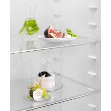 Встраиваемый холодильник Electrolux LRB3AE12S, механическое управление, полезный объем: 208 л, перенавешиваемые двери, 54.8x54.9x121.8 см, белый