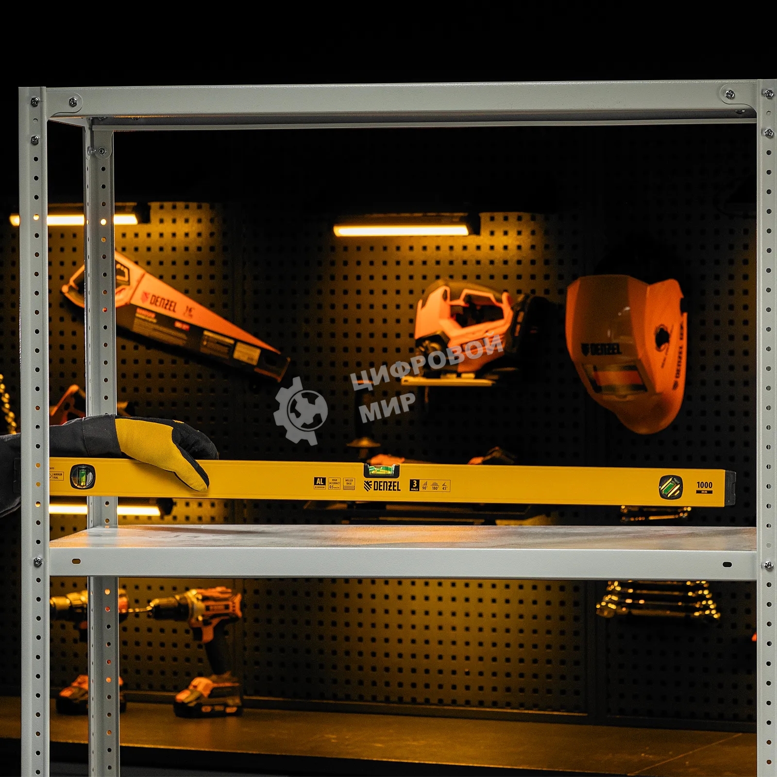 Уровень алюминиевый Denzel, магнит., фрезерованный, 3 глазка (1 зеркал.), 0,5 мм/м, 1000 мм