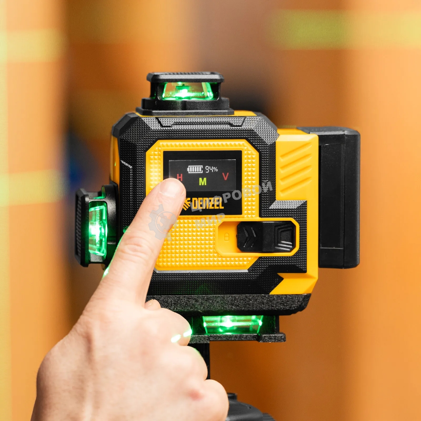 Лазерный уровень мультипризменный Denzel DLV 360-4T, 30 м, зеленый луч, Li-Ion 2,4 Aч, штатив
