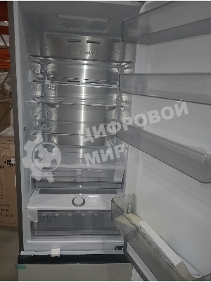 (Поврежденный товар) Холодильник Samsung RB38C7B6D12/EF белый [См.описание!]