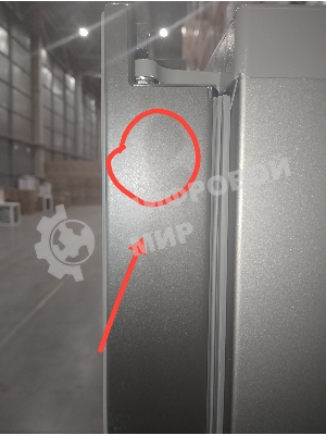 (Поврежденный товар) Холодильник Samsung RB38C7B6D12/EF белый [См.описание!]