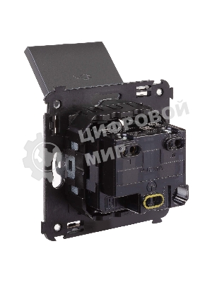 Розетка DKC Avanti 4412013 с крышкой 2P+E со шторками, 