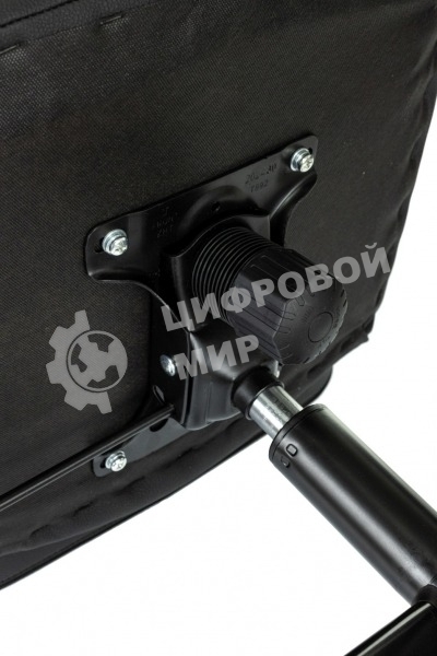 Кресло офисное Бюрократ Triest черный, эко.кожа, крестов. металл черный