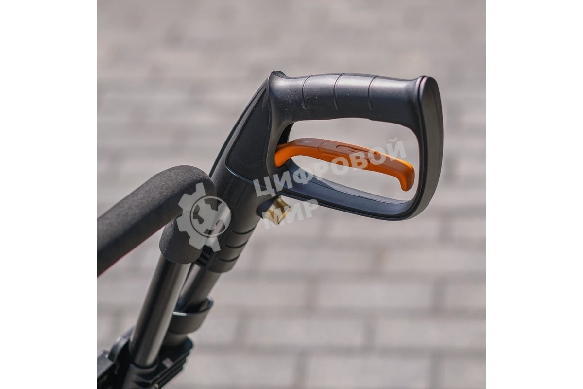 Мойка высокого давления Bort KEX-2800 2500 Вт, максимальное давление 125 бар, рабочее давление 105 бар, 12 л/мин, 23 кг, набор аксессуаров 10шт