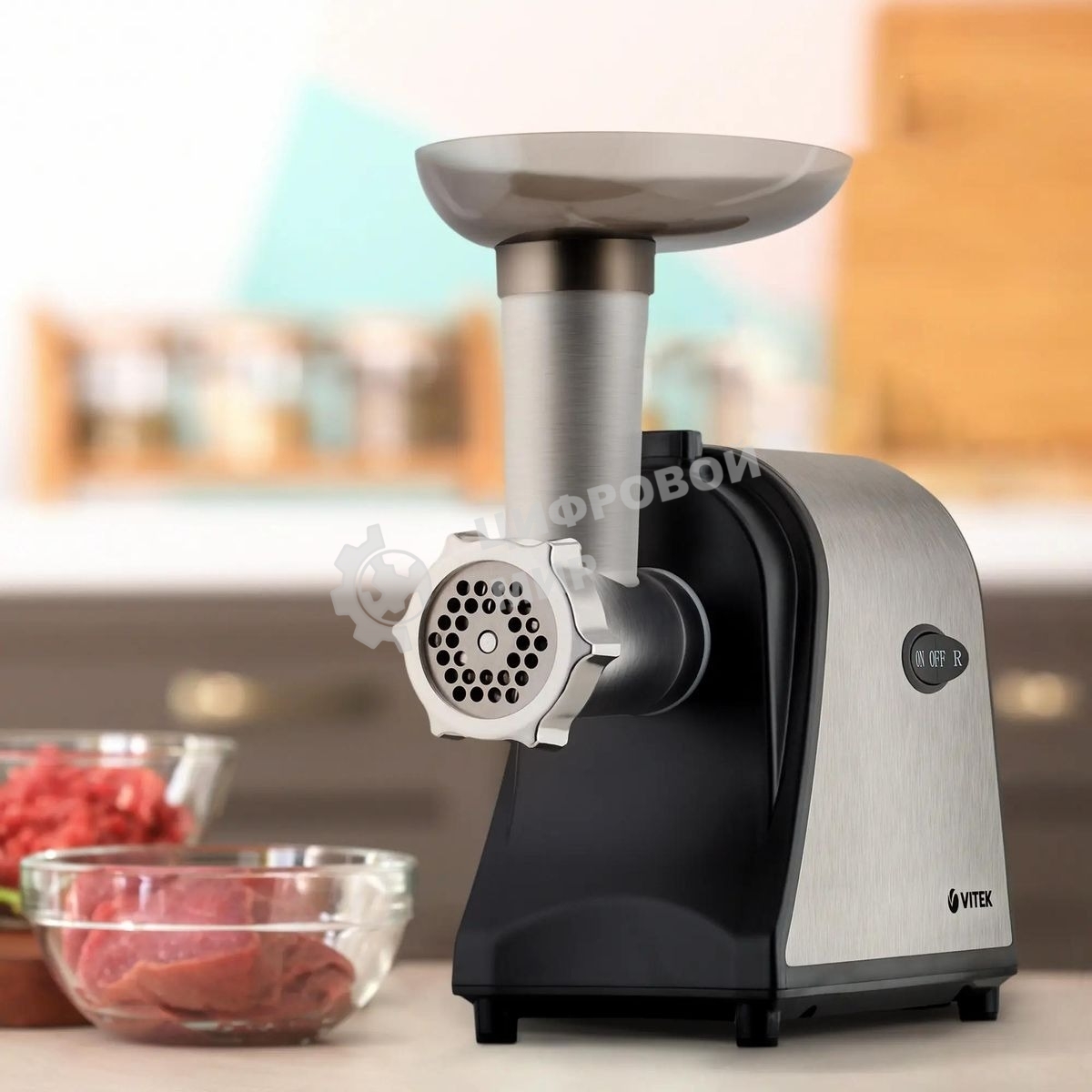 Мясорубка электрическая Vitek VT-3636 1700 Вт