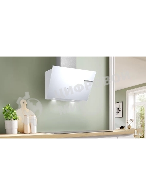 Вытяжка наклонная Bosch DWK66PJ20T белый, 60 см, 700 куб. м/ч, 71 дБ