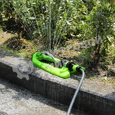 Дождеватель-разбрызгиватель осциллирующий веерный Deli DL581303 17 латунных сопел, площадь орошения до 350кв.м, плавная регулировка расстояния распыления, диаметр шланга 3/4