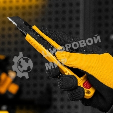 Нож Denzel 18 мм, сменное лезвие, SK4, корпус из цинкового сплава + TPR, торцевой зажим