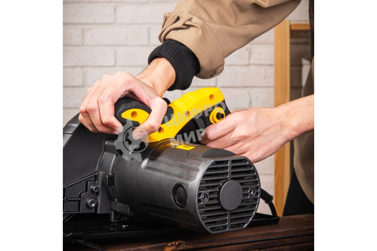 Циркулярная пила Deli DL-YJ235-E1 (2200Вт, 4200об/мин, диаметр диска 235мм)