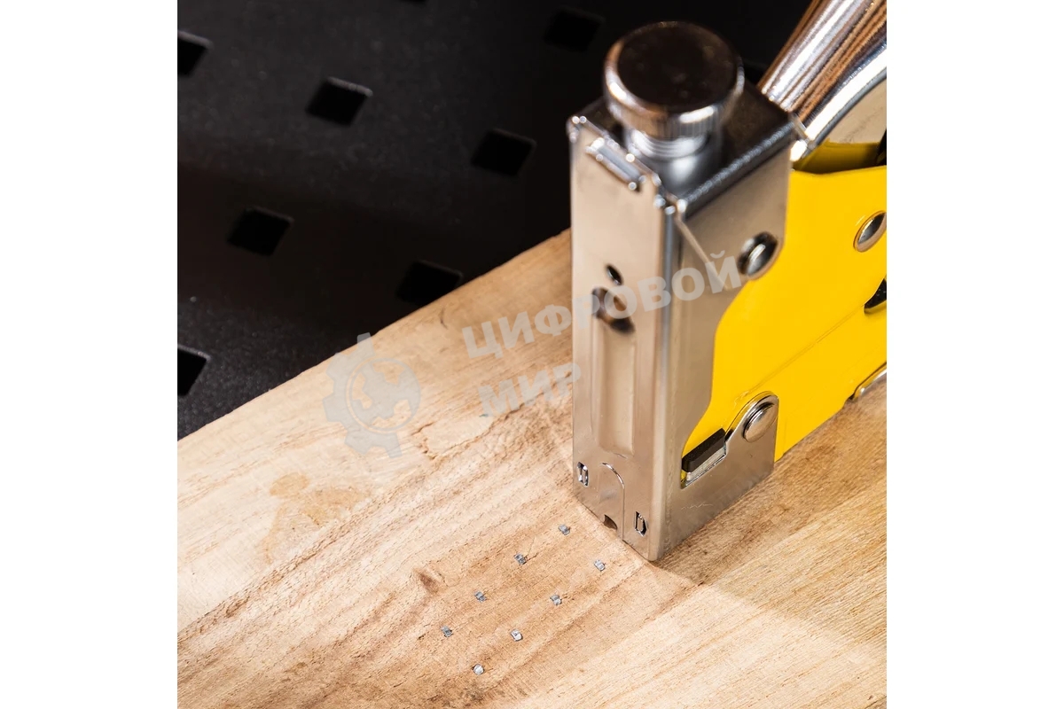 Мебельный степлер Deli DL1313 3-в-1. 4-8мм. 0,6 кг. Полностью стальная конструкция. Подходит для D/U/T.