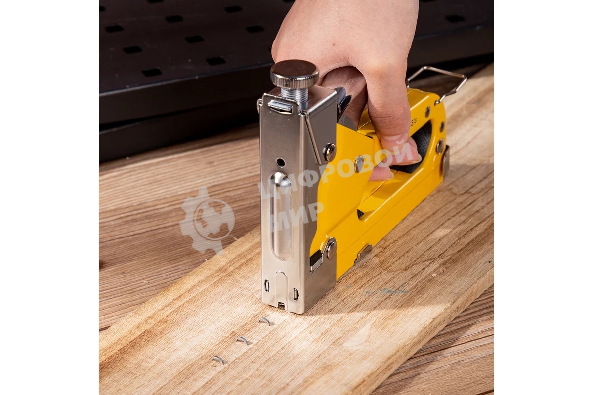 Мебельный степлер Deli DL1313 3-в-1. 4-8мм. 0,6 кг. Полностью стальная конструкция. Подходит для D/U/T.