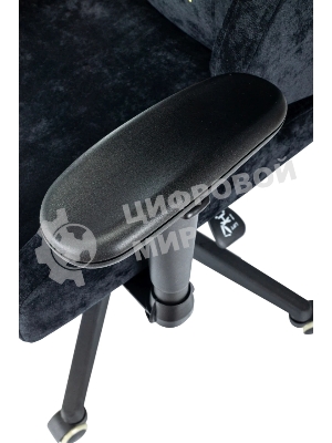 Кресло игровое Zombie 51 черный Light-20 крестов. пластик