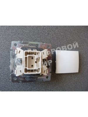 Выключатель Legrand 774401 Valena одноклавишный 10А белый