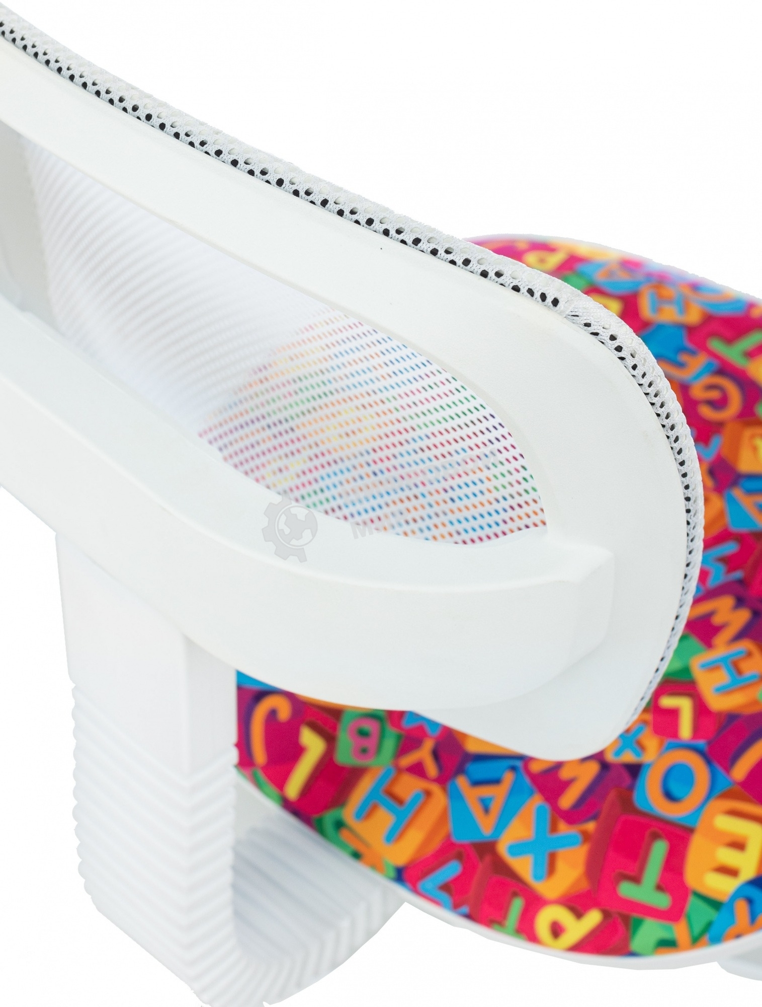 Кресло детское Бюрократ CH-W299 белый TW-15 мультиколор сиденье алфавит, сетка/ткань, крестов. пластик, пластик белый