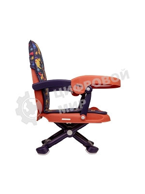 Стульчик для кормления BQ BCH012 Dinos. Стульчик-бустер BQ BCH012. Гипоалергенные безопасные материалы/Съемный чехол из экокожи. Удобный, устойчив к загрязнению и легко моется/Съемная столешница/Безопасность малыша: устойчивая конструкция, нескользящие ножки, надежная фиксация на стуле, разделитель для ног для дополнительной фиксации/4 уровня высоты/Благодаря своей компактности, легкой сборке и наплечной лямке его можно брать с собой на природу, в гости или путешествие