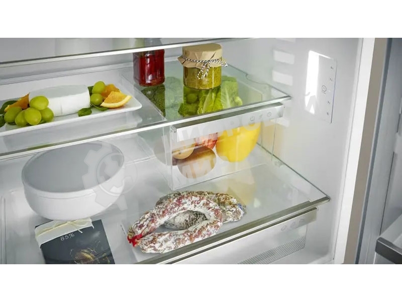 Встраиваемый холодильник Liebherr Pure, высота 82-88 см, door-on-door, без морозильного отделения, сенсорная электроника внутри камеры.