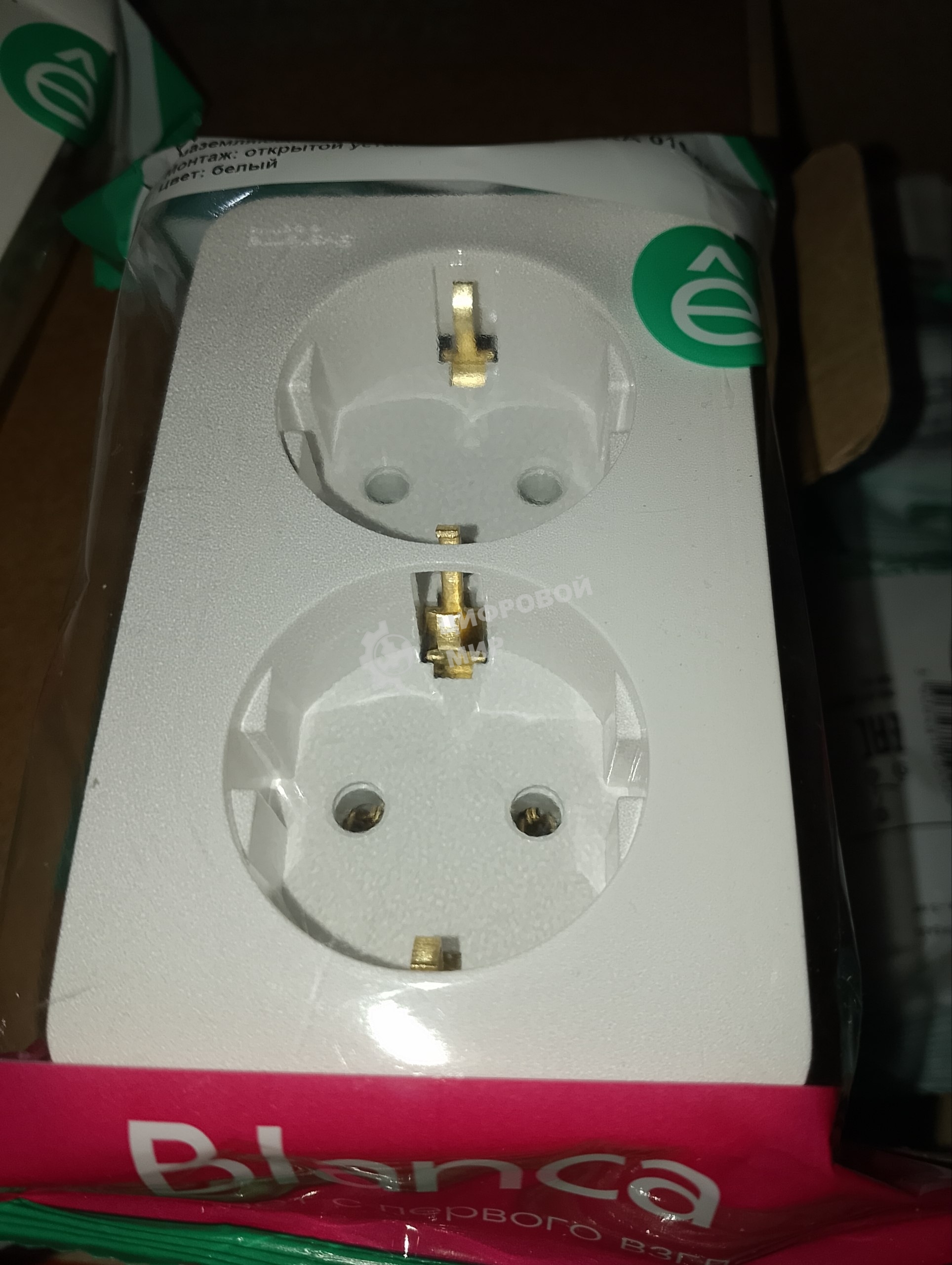 Розетка Schneider-electric BLNRA010201 Blanca О/У двойная с заземлением без шторок, 16А, 250В, белый