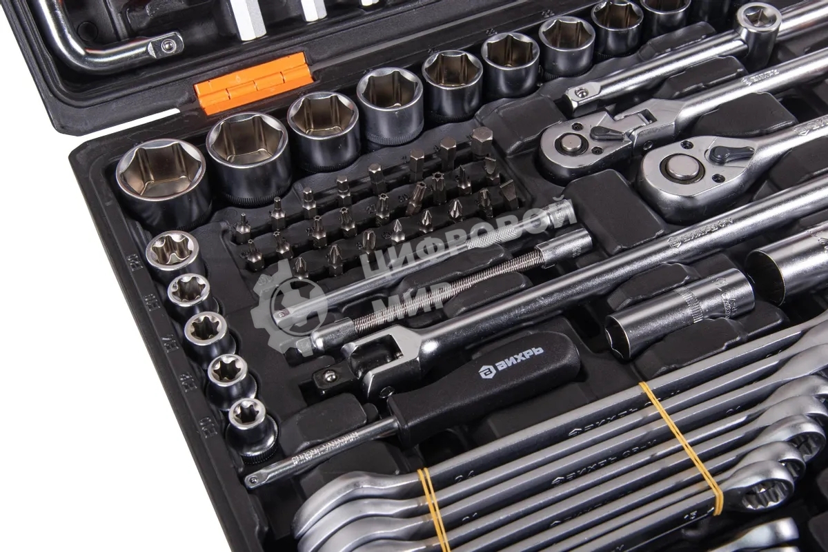 Набор инструментов ВИХРЬ 1/2, 1/4, CrV, в кейсе 142 предмета 73/6/7/13