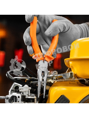 Длинногубцы Sparta Classic, 180 мм, прямые шлифованные, пластмассовые рукоятки