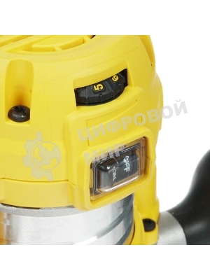 Фрезер DeWalt D26203. 900 Вт,16000-27000 об/мин,ход-55 мм