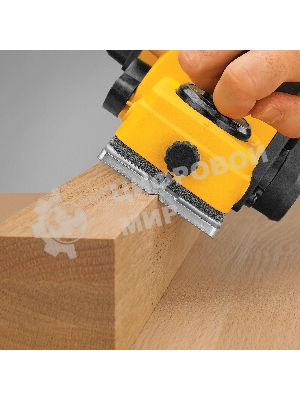 Рубанок электрический DeWalt D26676-IN 550 Вт. 82 мм. D26676