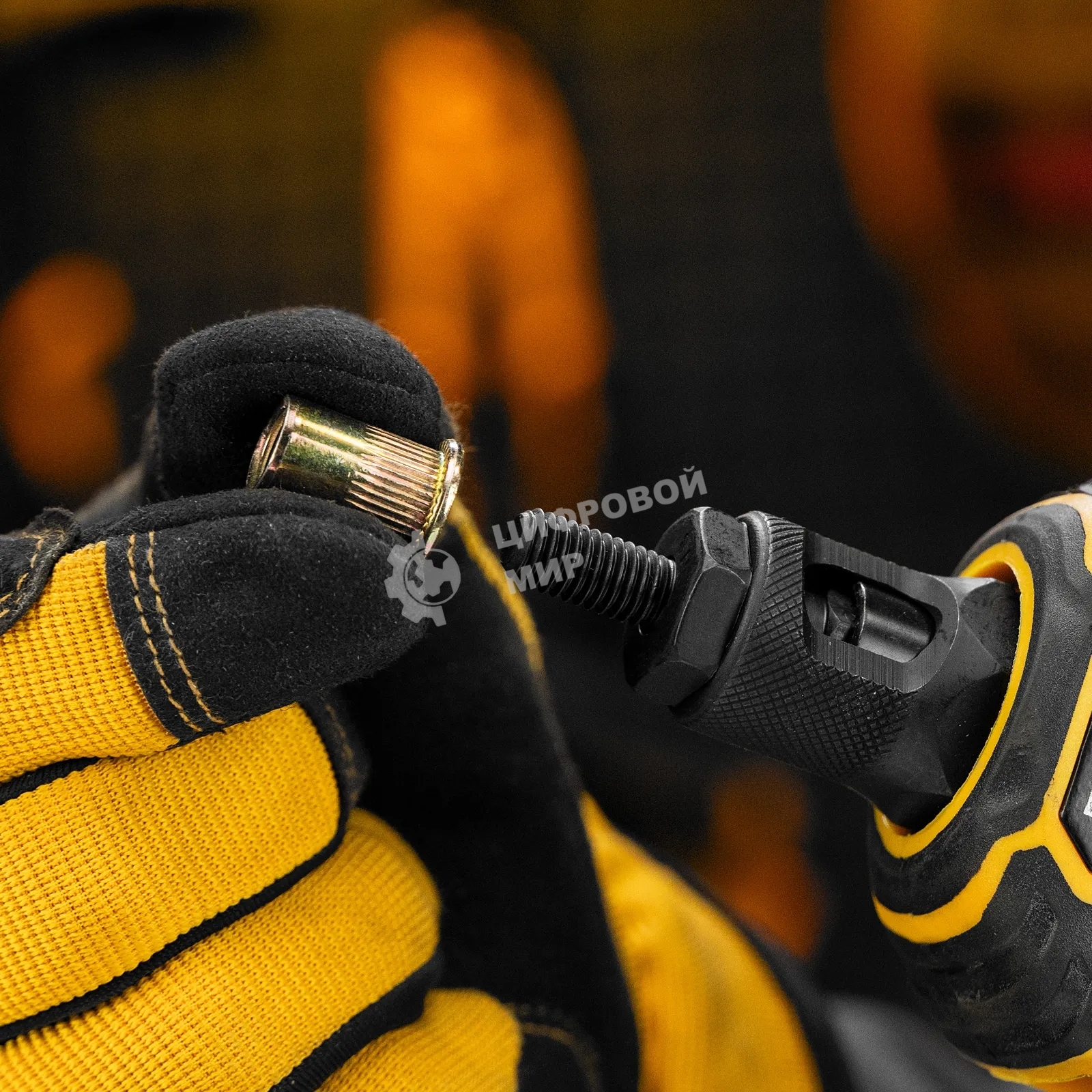 Заклепки резьбовые Denzel стальные, оцинкованные, М8, пластиковый кейс, 40 шт.