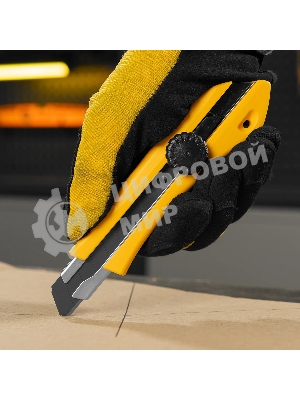 Нож Denzel 18 мм, сменное лезвие, SK4, метал. направляющая, винтовой фиксатор