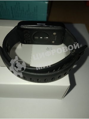 (Поврежденный товар) Фитнес-браслет HUAWEI BAND 10 BLACK 55020EER NOR-B19 ( Царапины на экране . )