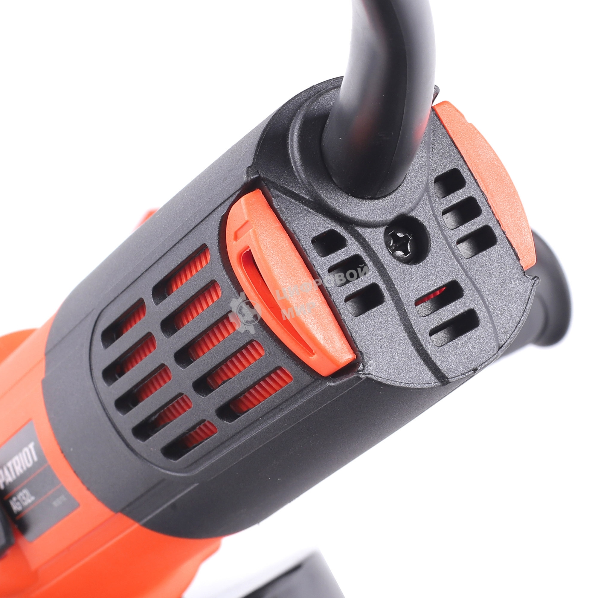 Угловая шлифовальная машина Patriot Optima AG 132L 750Вт 11000об/мин рез.шпин.:M14 d=125мм (110301132)