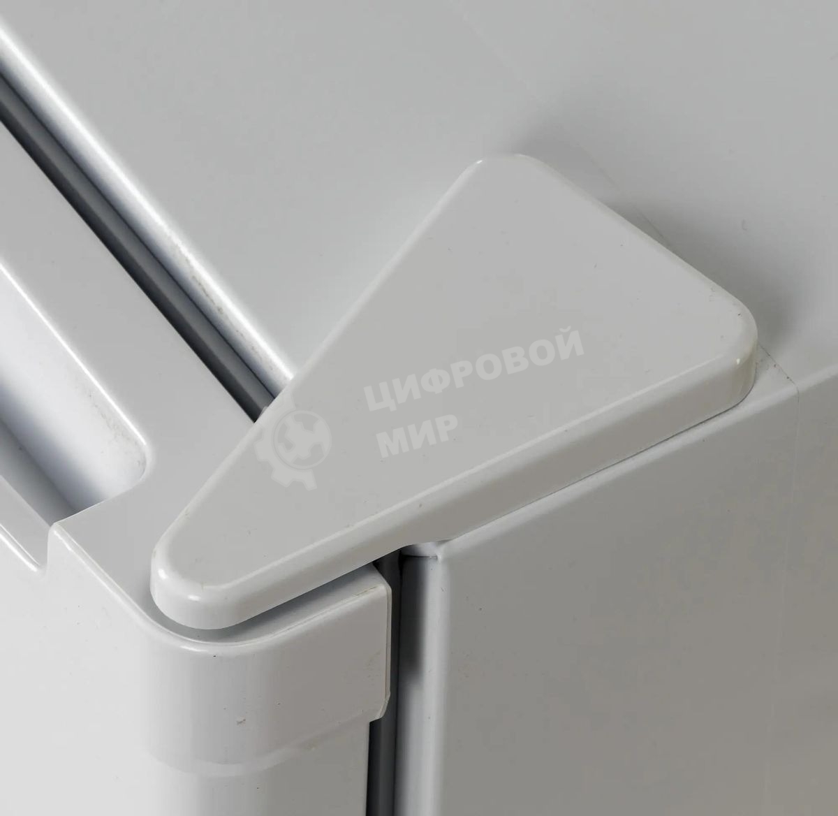 Холодильник Hansa FM050.4 белый однокамерный 41/5л морозилка сверху