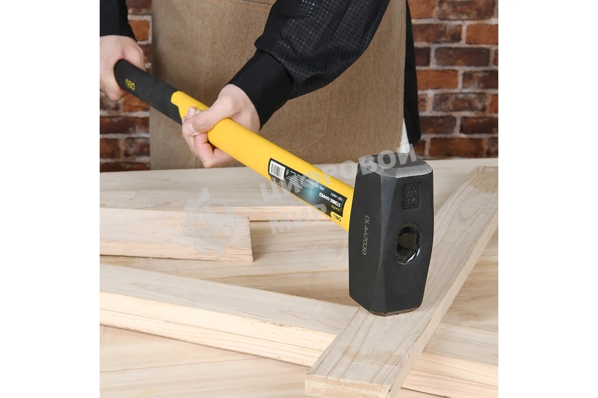 Кувалда Deli DL447030 3000 гр Фибергласовая рукоять